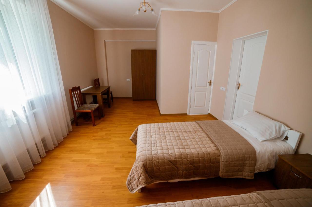 Duboviy Gai Hotel Vinnytsia Exterior foto